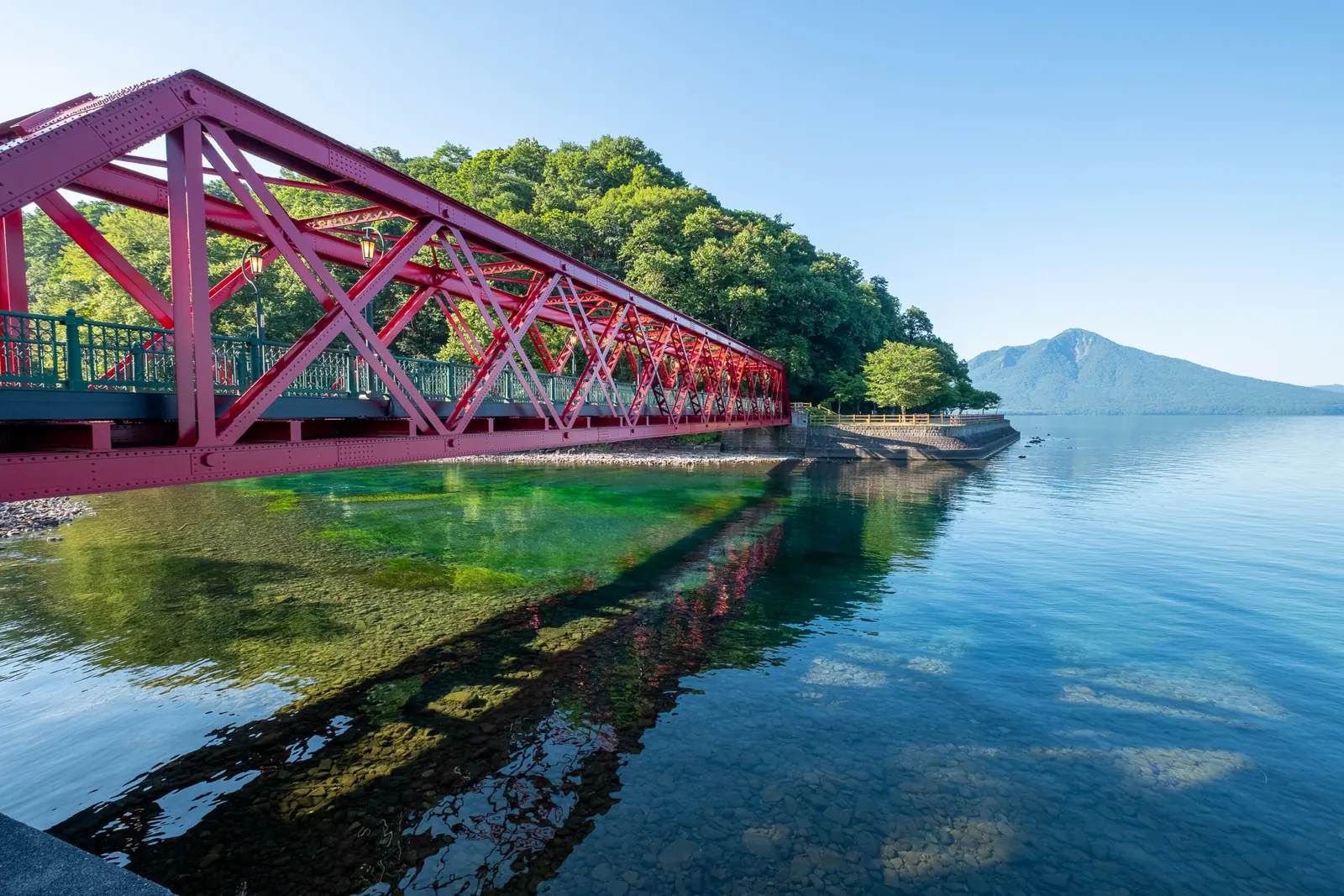 夏の支笏湖・山線鉄橋(千歳市)